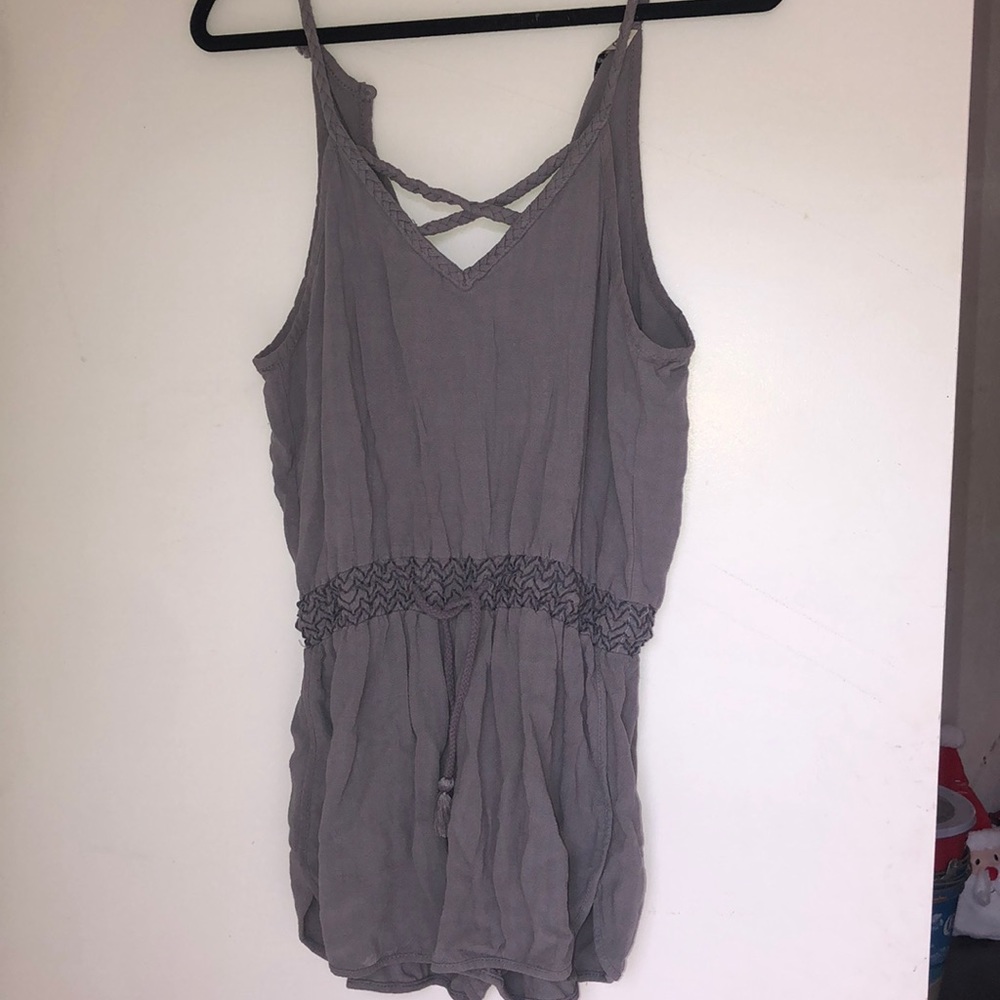 GREY DETAILED ROMPER